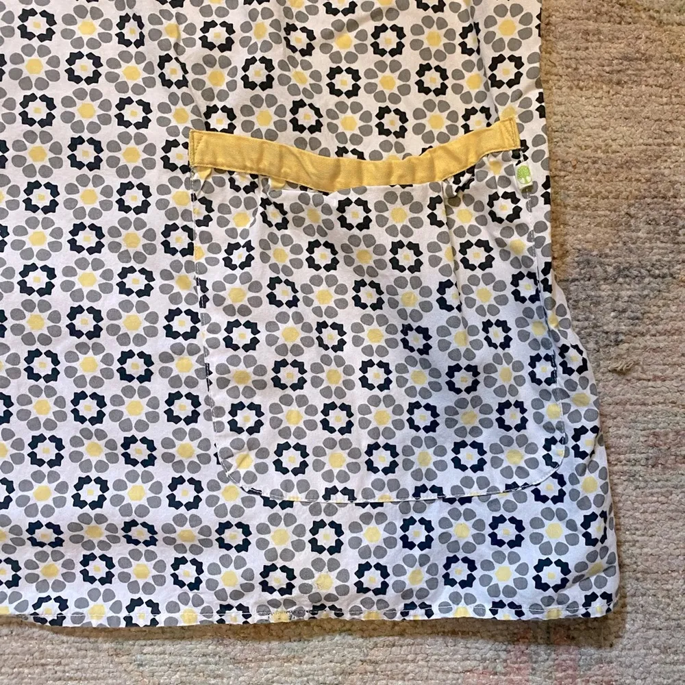 Healing Hands Geometric Floral Print Scrub Top - Image 4