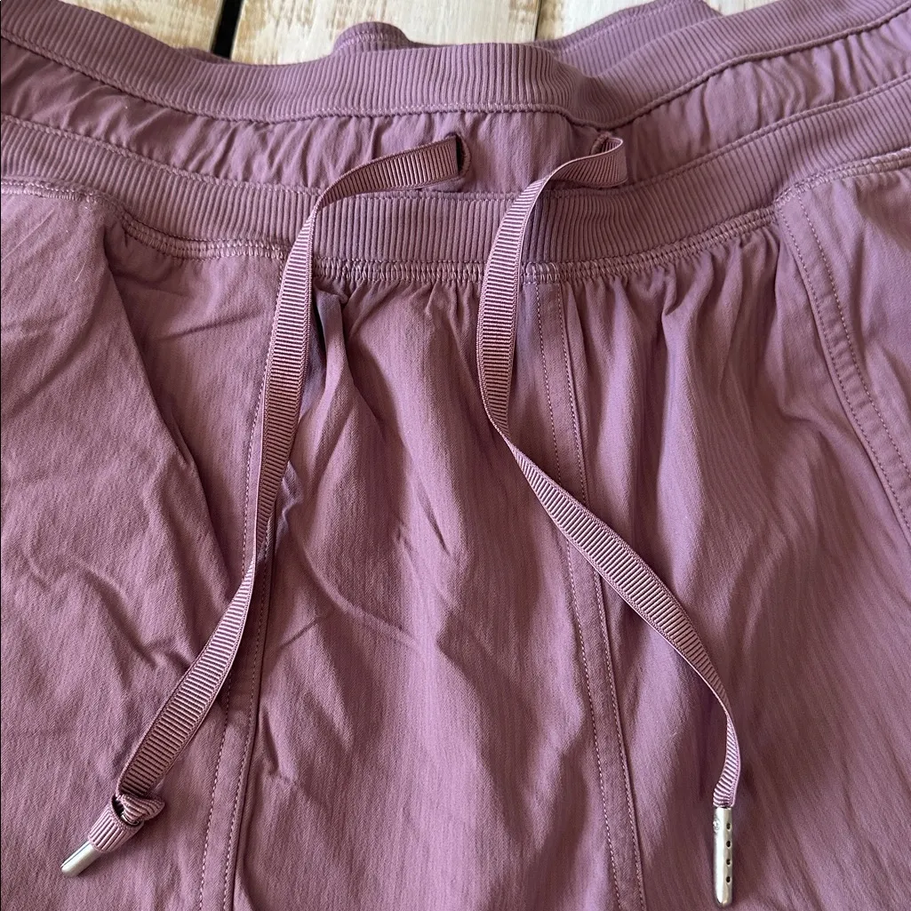 Lululemon Dance Studio HR Shorts 3.5” Size 8 Cyber Violet - Image 3