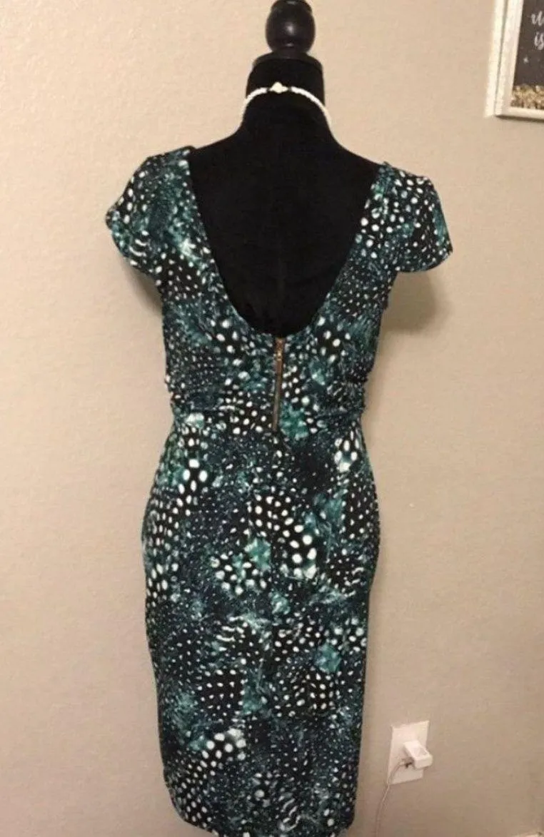 Victoria’s Secret Women Short Sleeve Green Animal Print Shift Dress Size Medium - Image 4