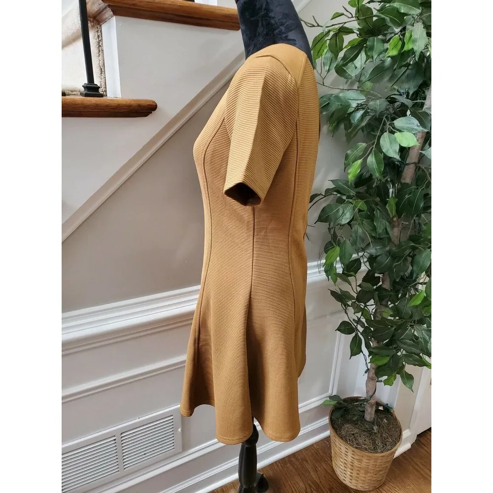 Boutique LoveRiche Women's Beige Polyester Short Sleeve Knee Length Dress Size M - Image 6