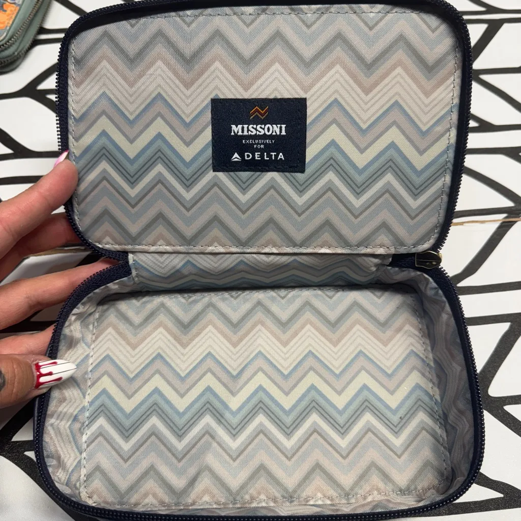 Missoni for Delta amenity pouch - Image 4