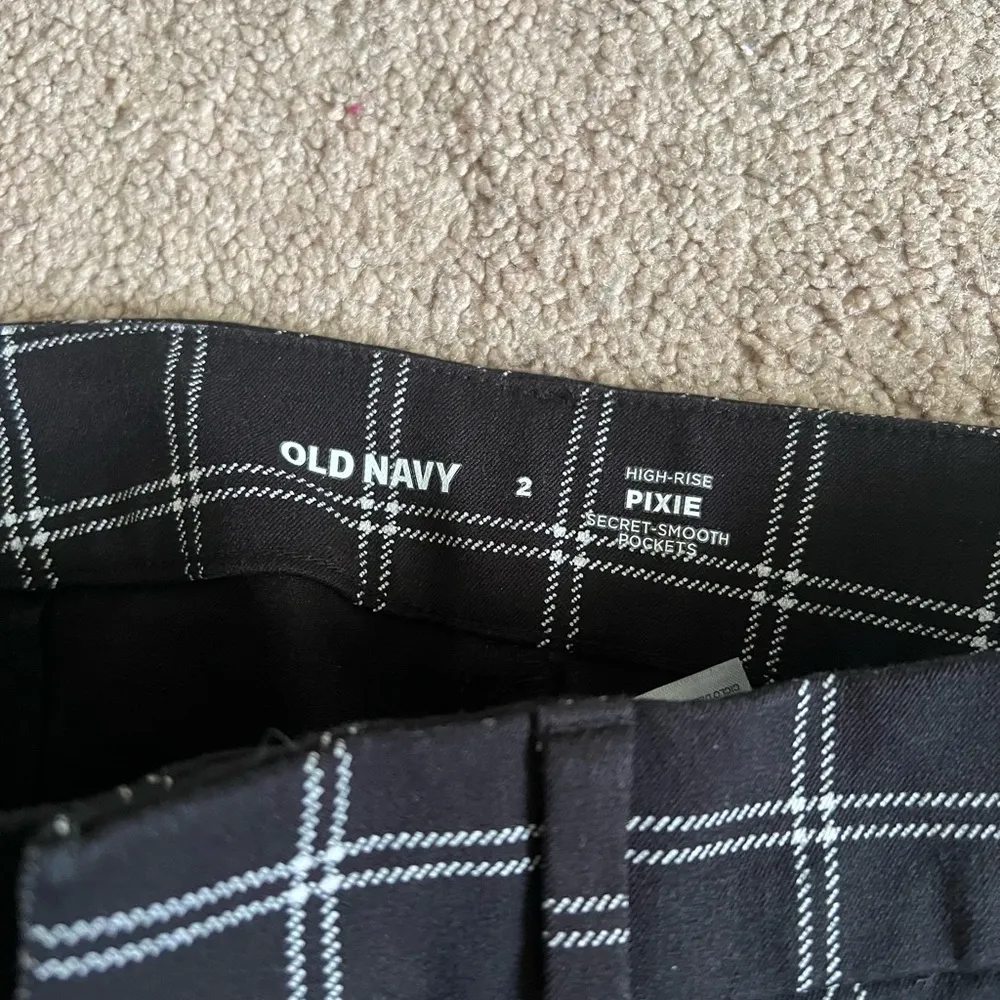 Old navy dress pants - Image 2