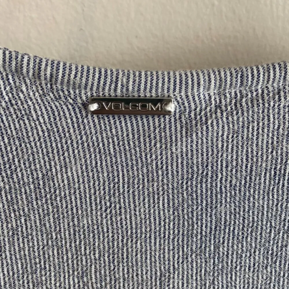 Volcom Gray & White Striped Short Sleeve Wrap Dress - Image 4