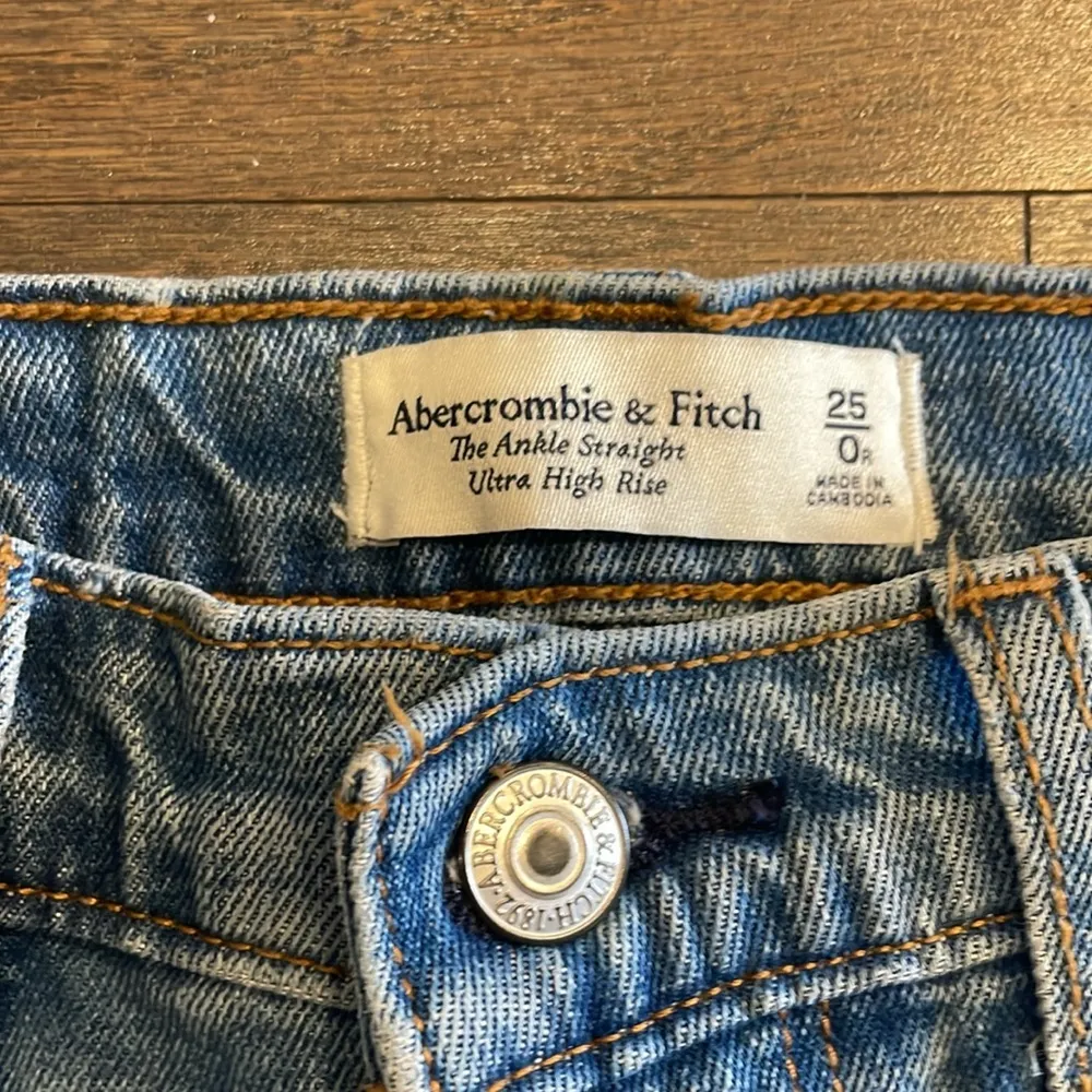 NWT Abercrombie and Fitch Ultra High Rise Destructed Ankle Straight J… - Image 6