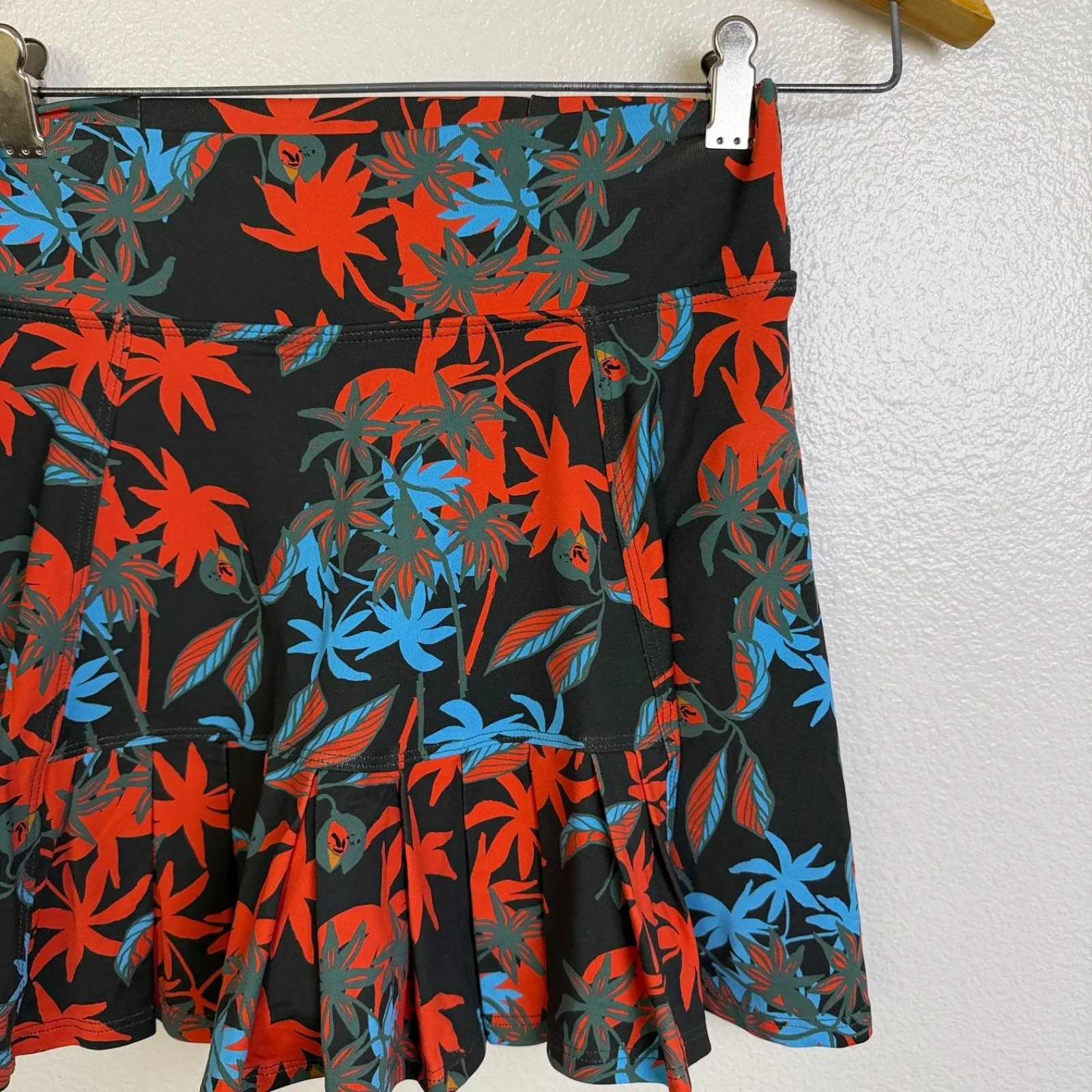 Dona Jo Ultimate Skirt Womens Size 1 Small Black Floral Pickleball Tennis Sports Blue - Image 3