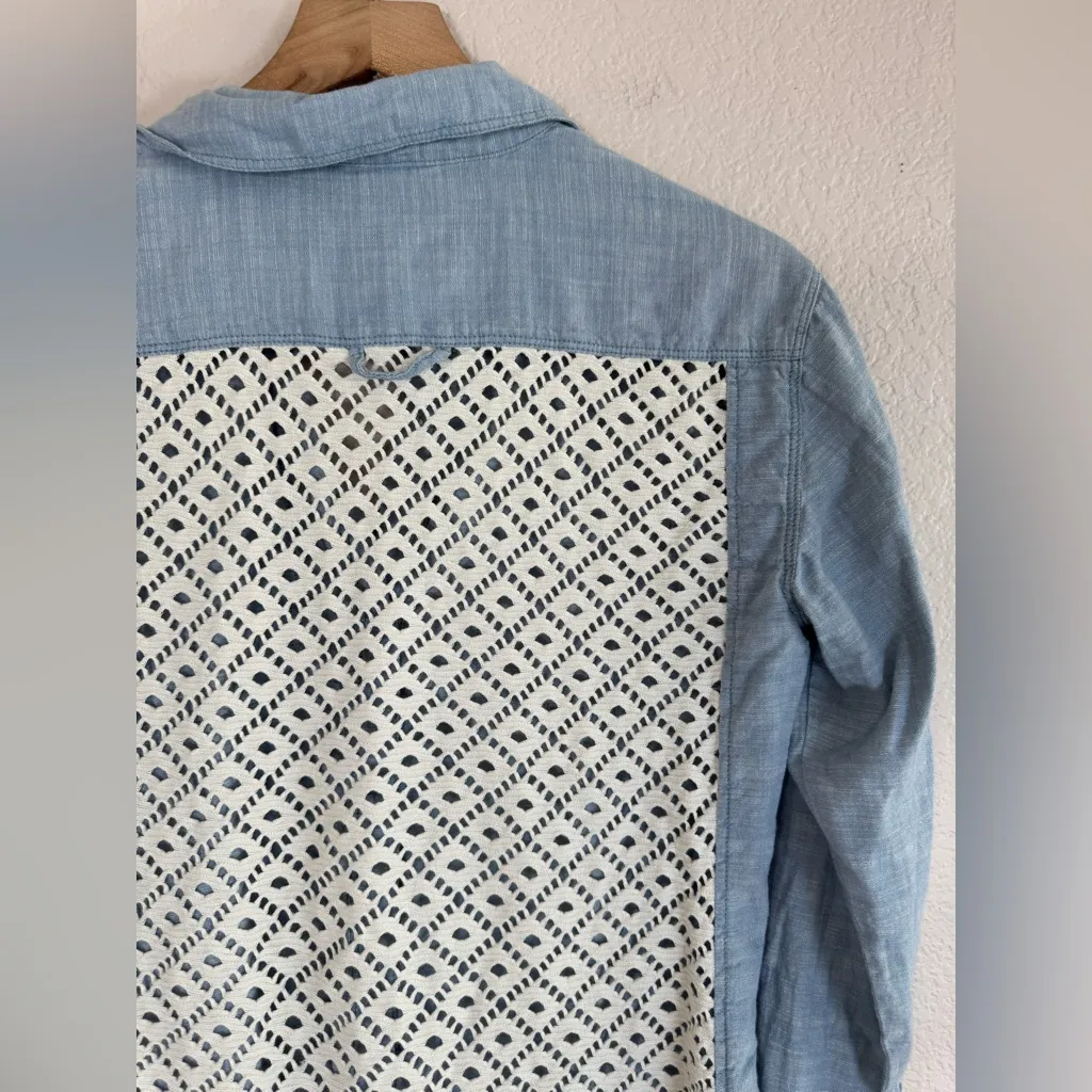 Free People Chambray & Lace Slubby Road Trip Button Down Shirt size XS - Image 9