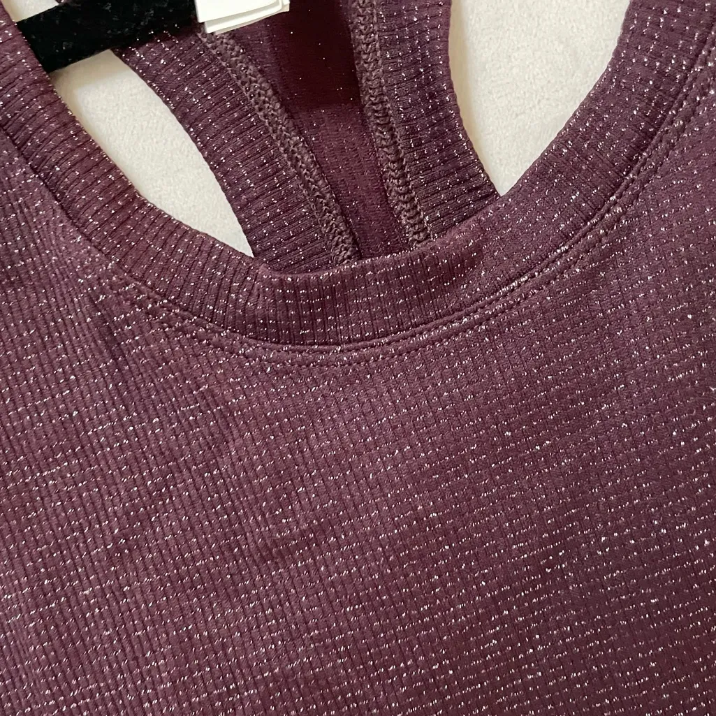 Athleta NWT Momentum Seamless Tank Top in a Cabernet Shine Color Size XS - Image 8