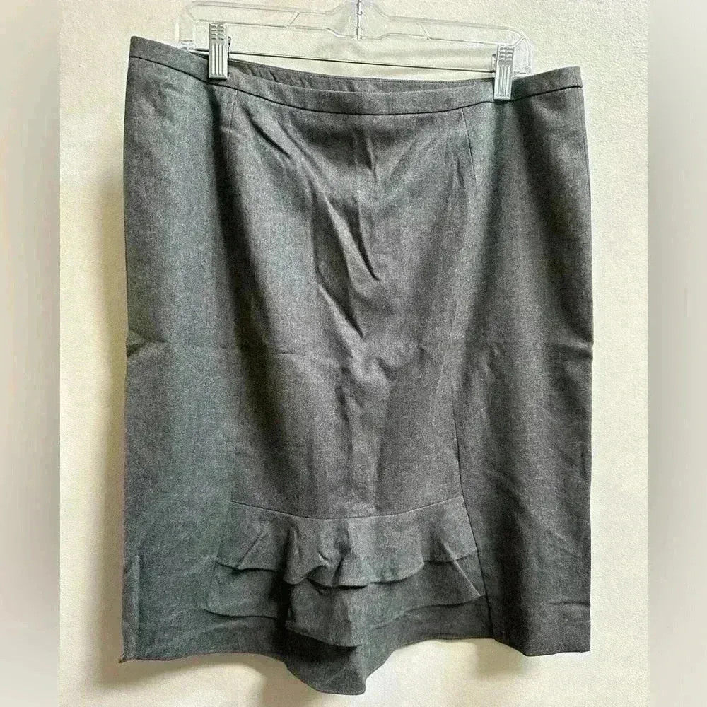 NEW Talbots Petite Wool Pencil Skirt 14P Grey w/ Back Ruffle Professional Office - Image 3