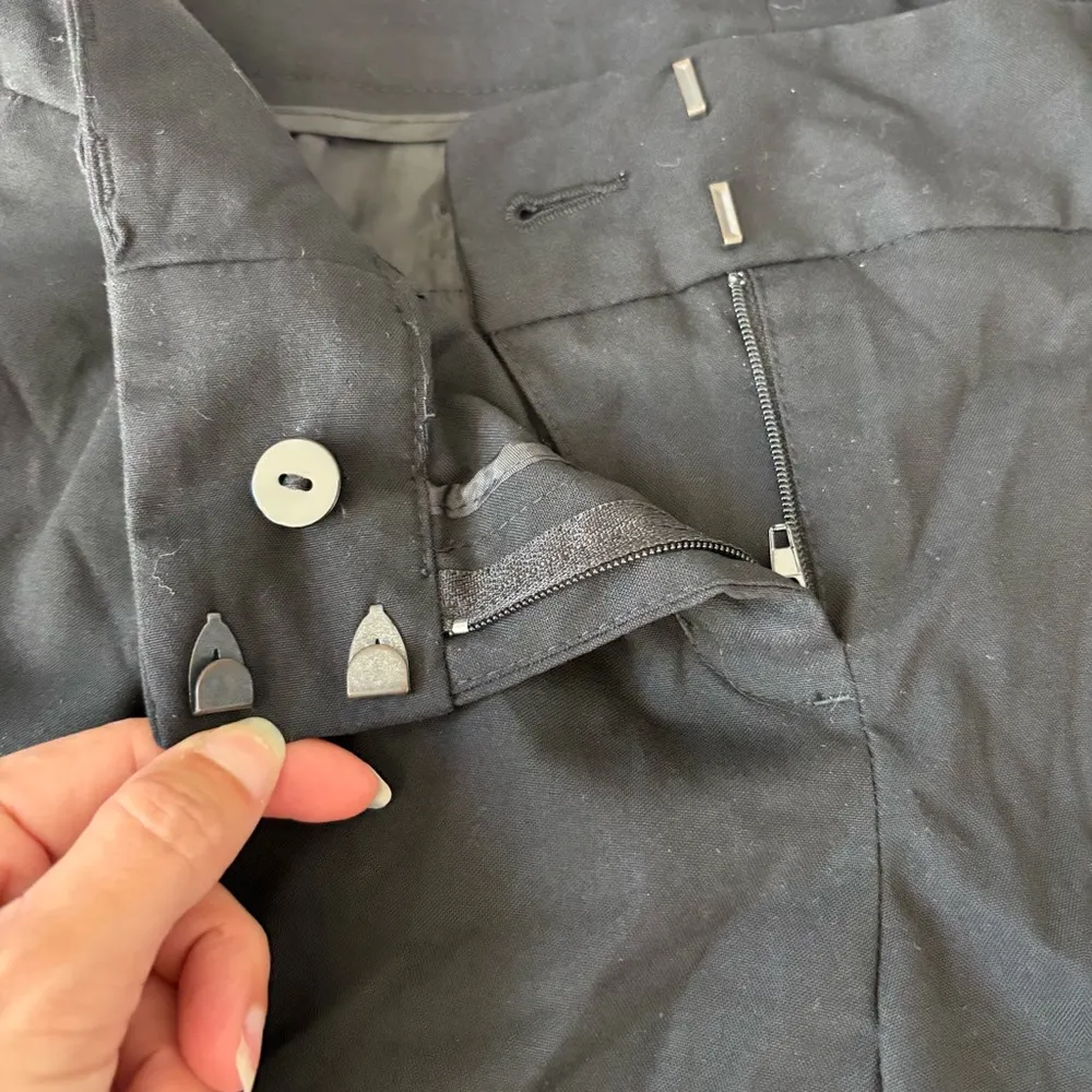 portfolio casual shorts black size 4 notch waist band cuffed hems - Image 4