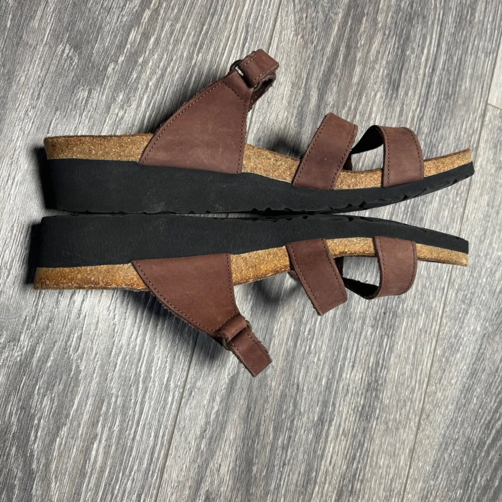 Women's Naot Brown Leather Embellished Slide On Sandal EU 41 Women's 10 - Image 4