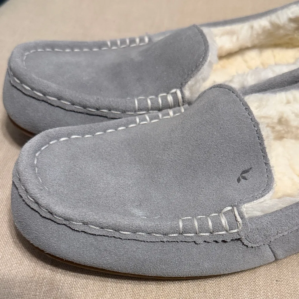 Koolaburra by UGG Gray Suede Moccasins, Women’s Size 8 - Image 5