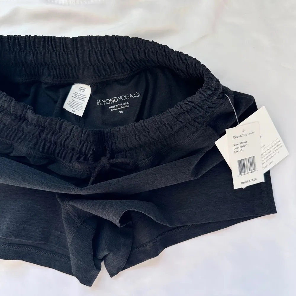 NWT Beyond Yoga Worked Up Short - Darkest Night - XS - Image 6