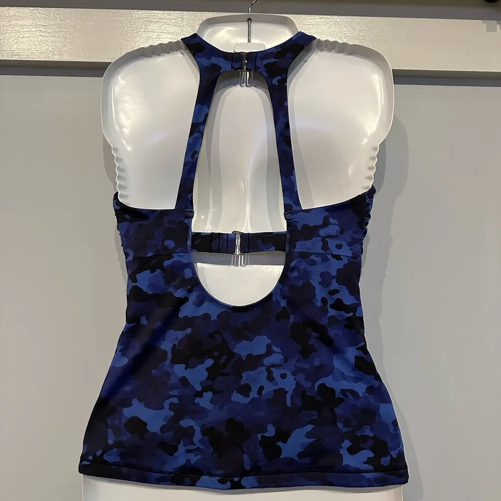 Athleta 34 D/DD support bra athletic top - Image 2