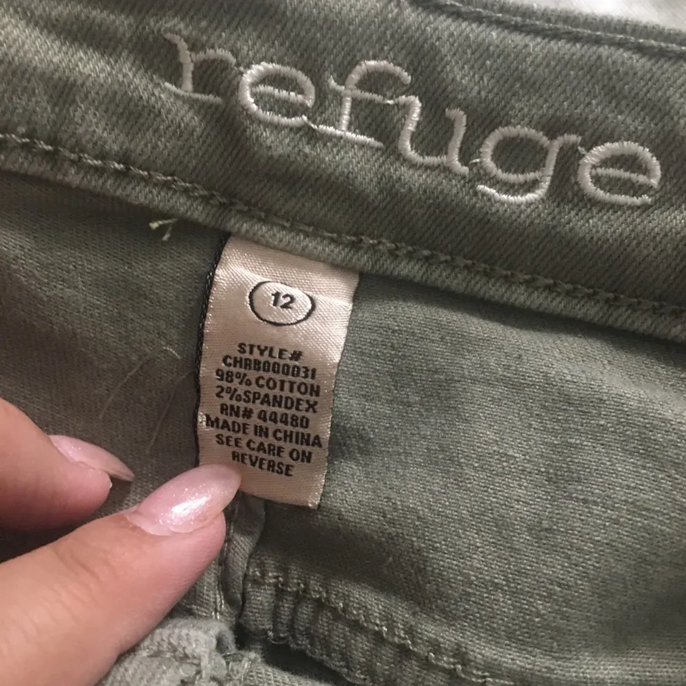NWOT! Refuge Destroyed Denim Shorts - Image 5