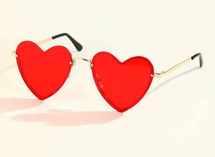 Harry Styles Inspired Red Heart Sunglasses❤️😍 - Image 2