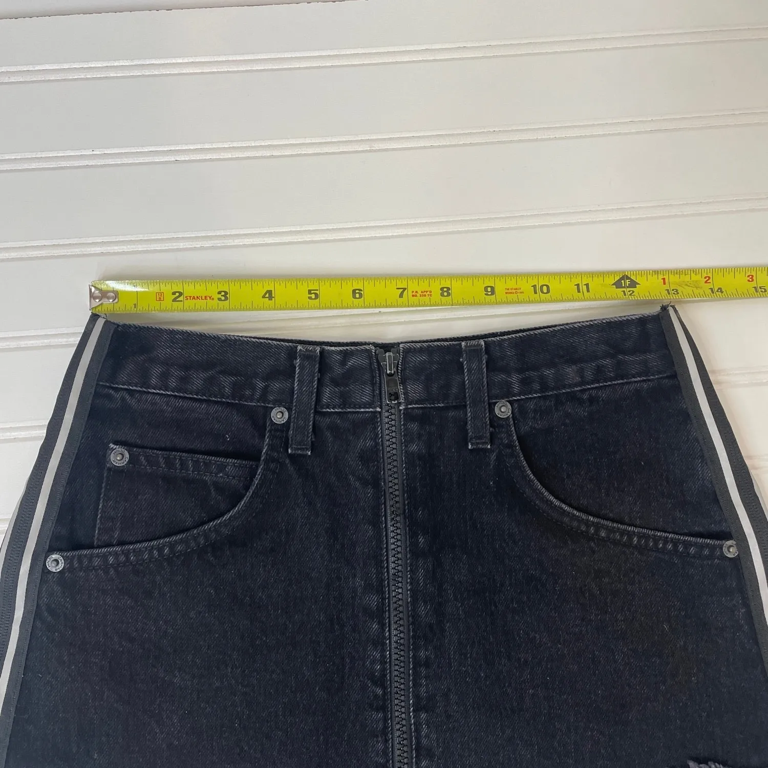 Carmar & Patrons of Peace Raw Hem Skirt & Ruffle Floral Halter Top Bundle Size S - Image 9