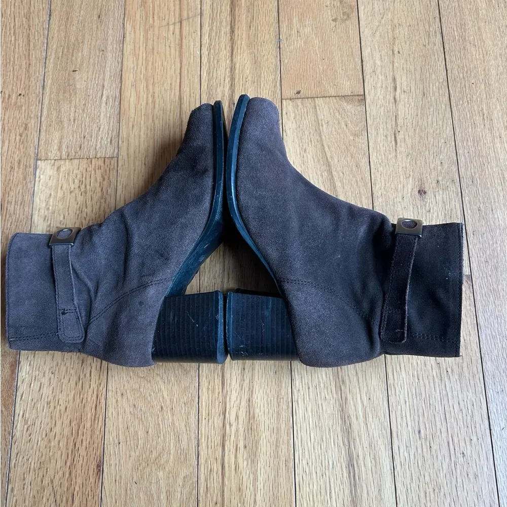 Vintage Y2k French suede brown block heeled leather boots with buckle Size 7 - Image 5