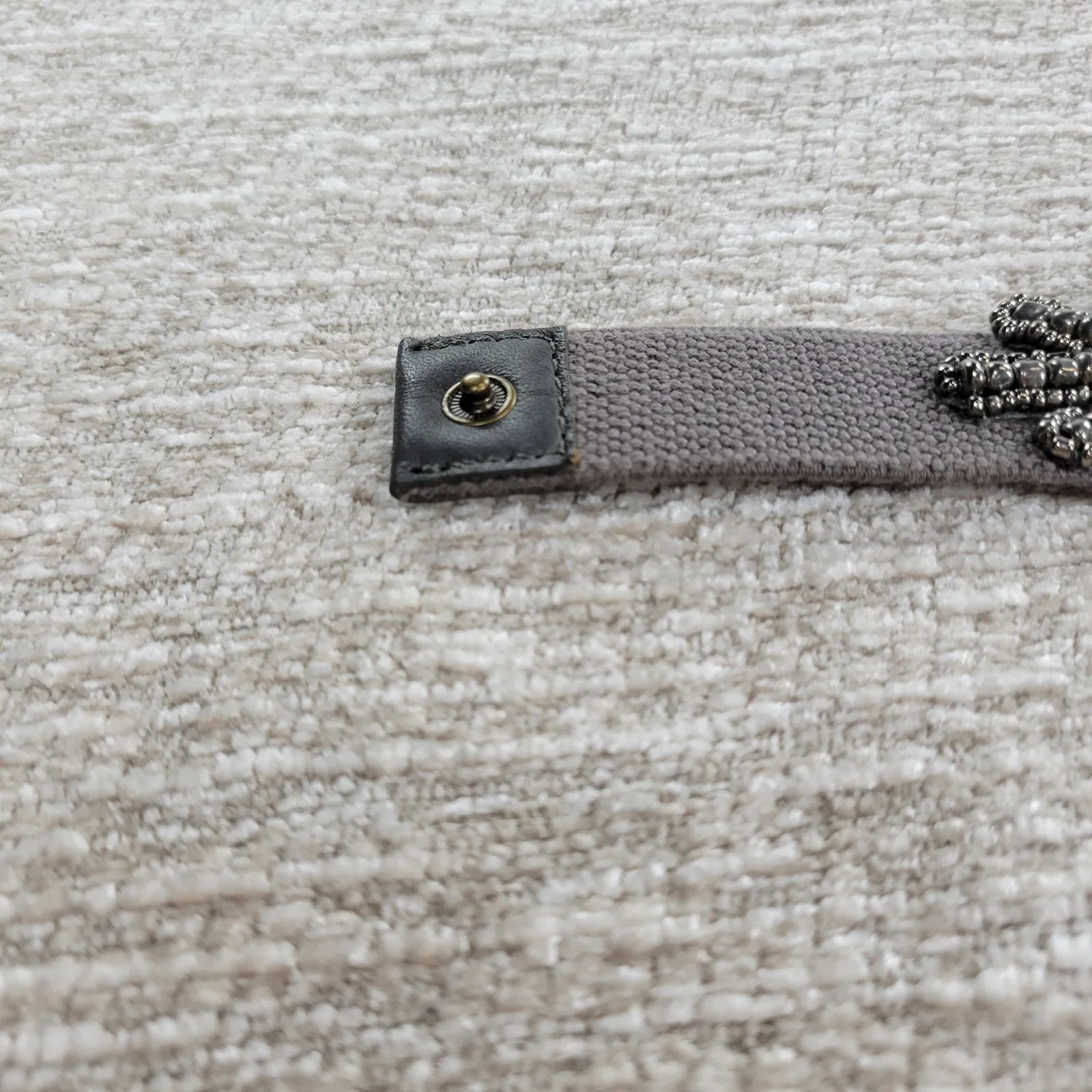 VTG Beaded Belt Womens Gunmetal Gray Stretch Elastic Wide Waist Snap Closure - Image 2