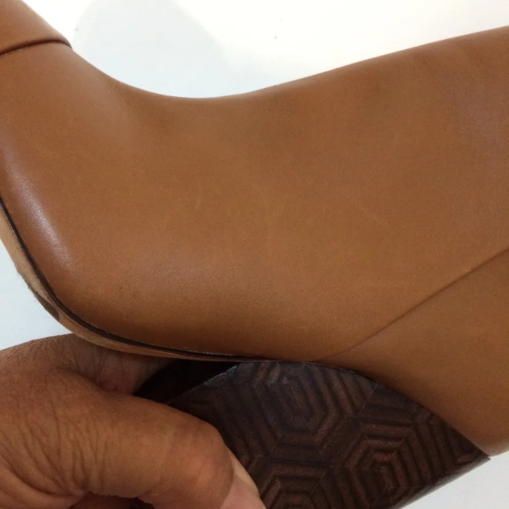 Tory Burch  Grove Leather 100mm Block-Heel Bootie in Royal Tan - Image 10