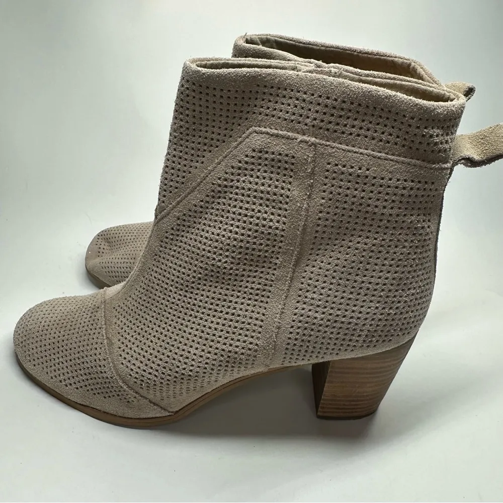 TOMS Booties Lunata Desert Taupe Beige Suede Cut Out Womens Shoes Ankle Boots 12 - Image 6
