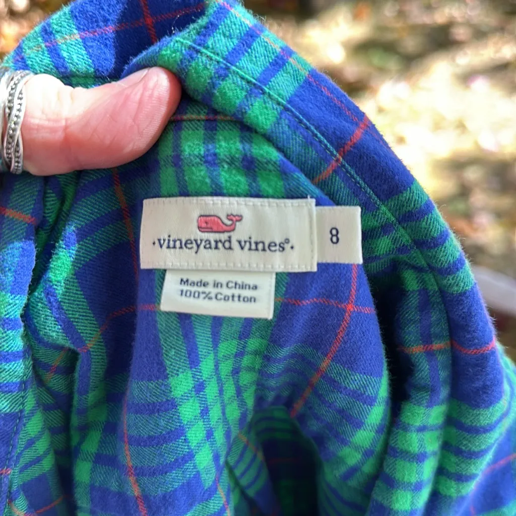 Woman’s Vineyard Vines Flannel Short size 8 - Image 3