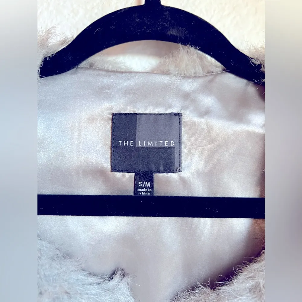 The limited Faux Fur Vest - Image 3