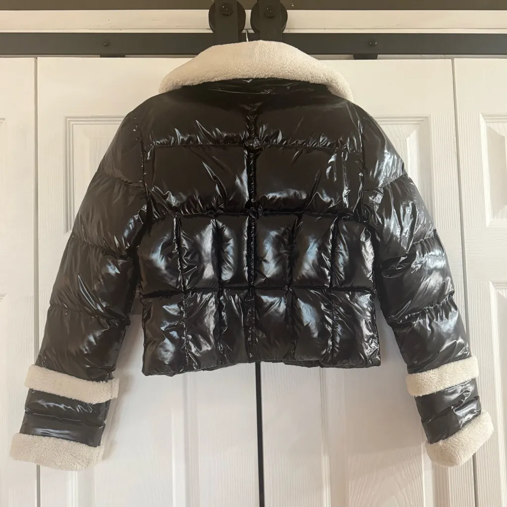 Express Cropped Patent Puffer Jacket w/ Faux Shearling Trim –Black –Size S – NWT - Image 4