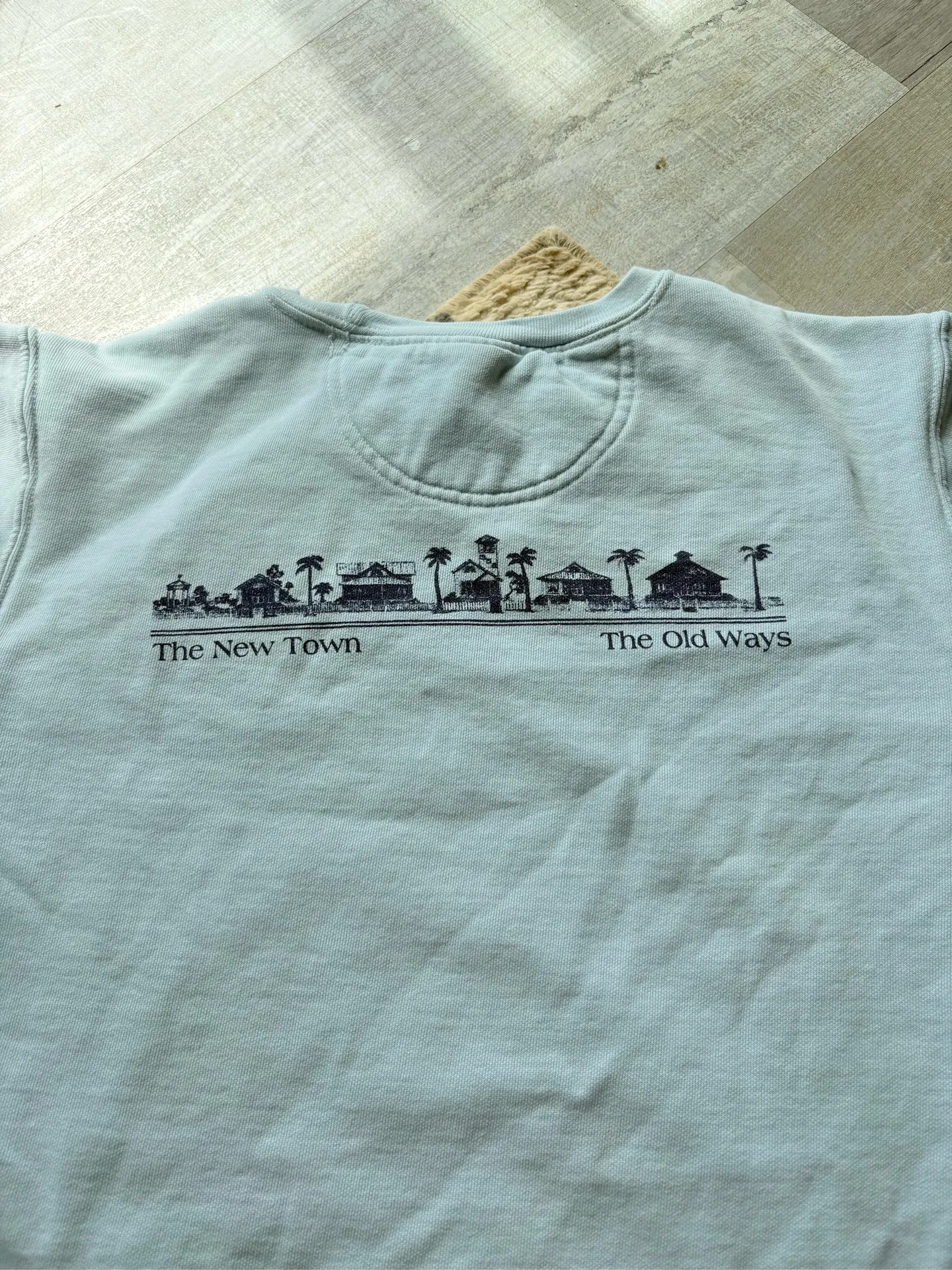 Seaside crewneck  - Image 3