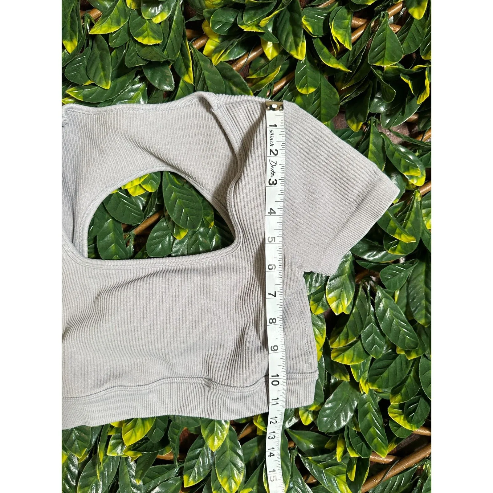 Gray Open Back Workout Crop Top Size Small - Image 6