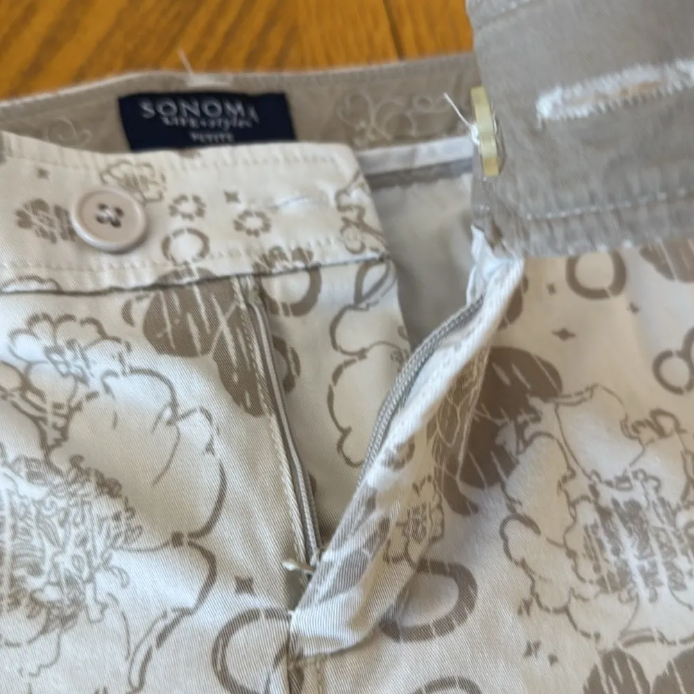 Sonoma petite size 8 shorts - Image 4