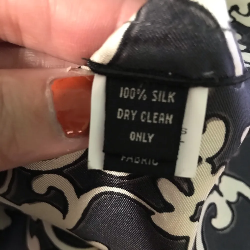 Marc Jacobs Floral Silk Top Sz2 - Image 7