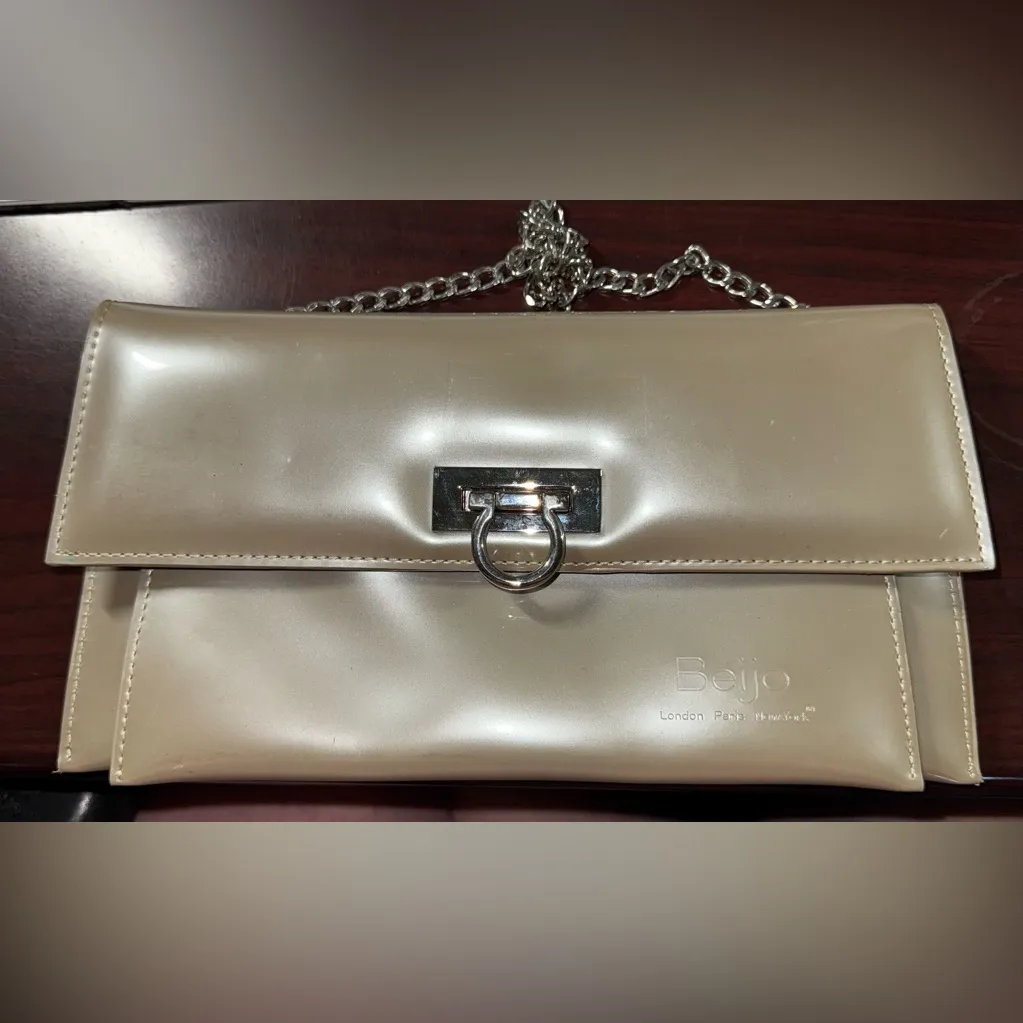 Beijo Handbag Clutch Shoulder Bag Champagne Patent Leather Vintage Silver Chain - Image 3
