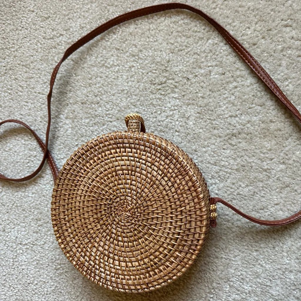 Zara Round Woven Tan Crossbody Bag - Image 4
