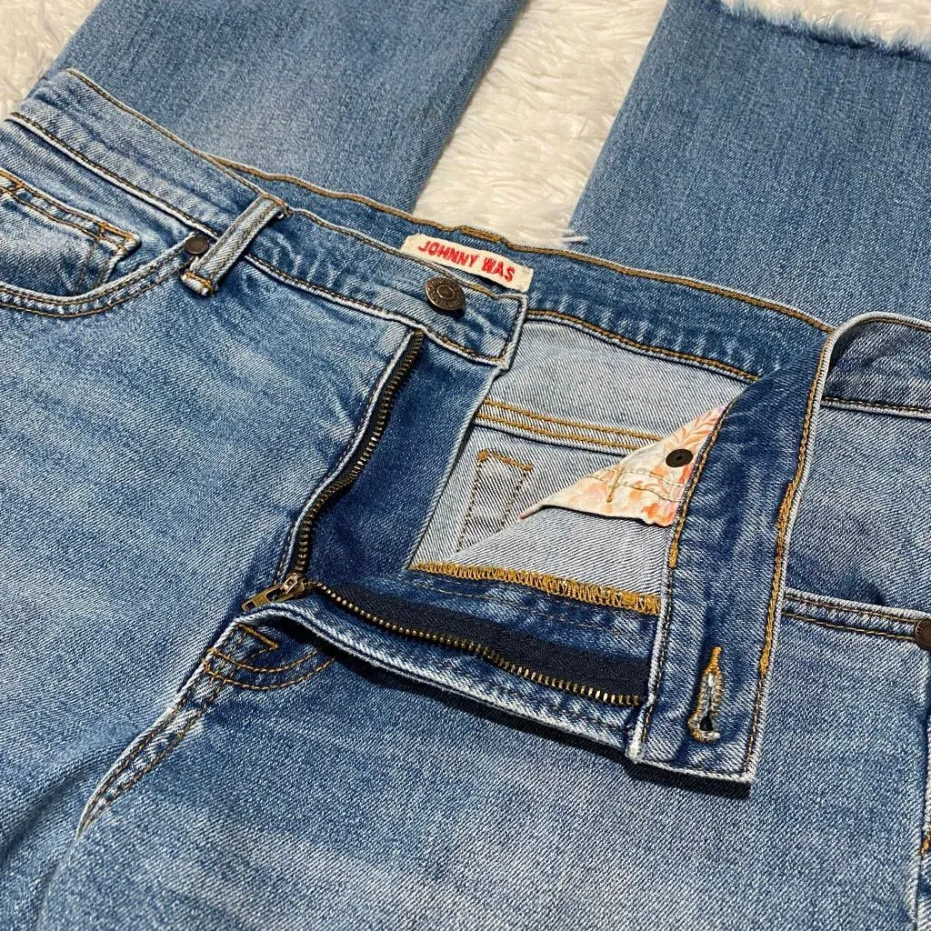 Johnny Was West Side Eyelet Baby Boot Embroidered Jeans Size 30 - Image 6