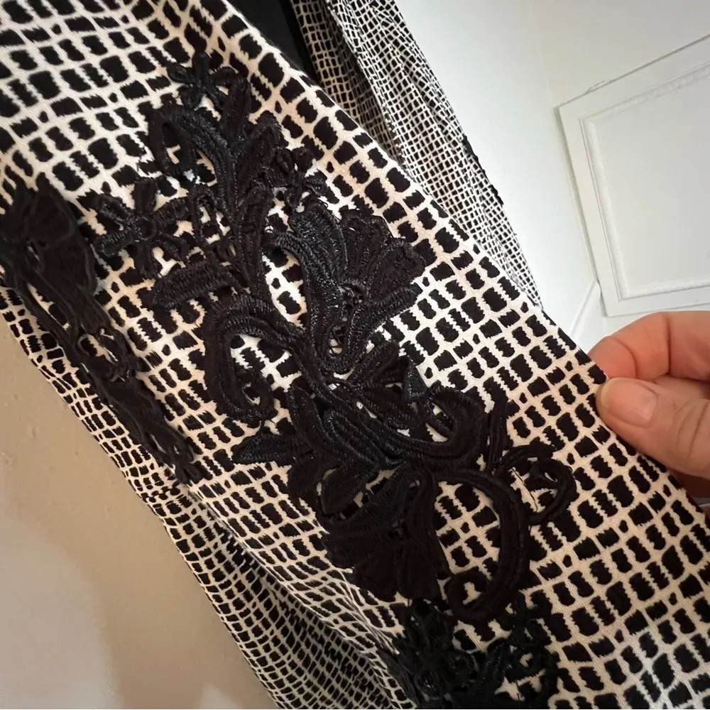 Chico's CHICO’S blazer size 3 large black white lace appliqué on arms - Image 8