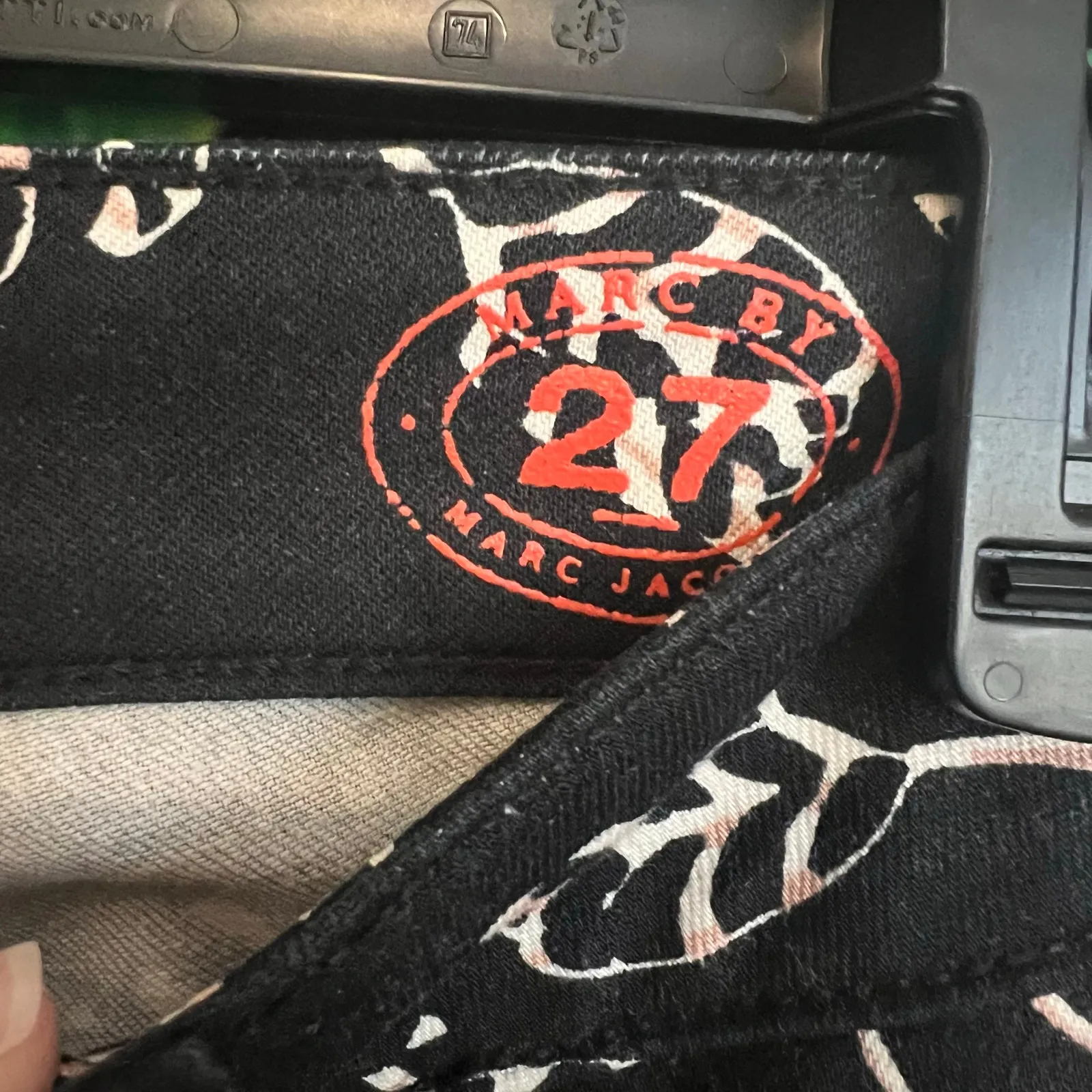 Marc Jacobs Workwear Pants 4/27 Stick Mid Rise Skinny Leg Black Floral Black - Image 5