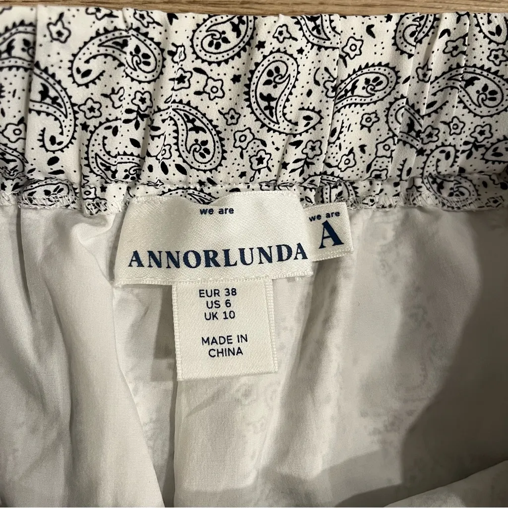 Annorlunda Blue White Paisley High Waisted Wide Leg Bandana Print Pant Size 6 - Image 4