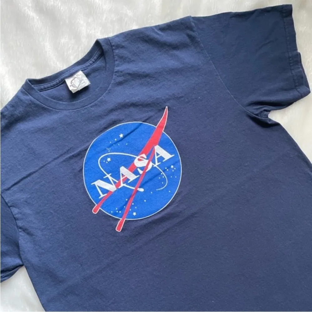 NASA Logo Space T-Shirt Blue Graphic Medium navy blue‎ short sleeve unisex - Image 2