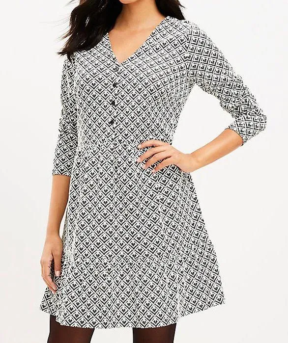 NWT Loft Jacquard Button Flounce Swing Mini Dress Black White Size Medium - Image 1