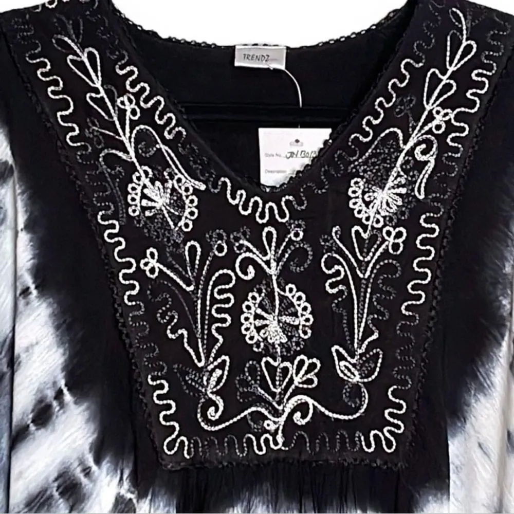 Tie Dye Beach Coverup Black & White OS (M/L) Blouse Caftan/Kaftan Poncho style Size M - Image 3