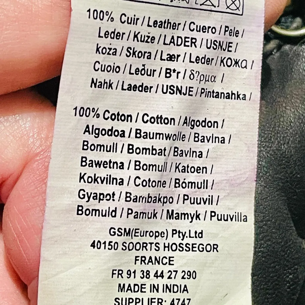 VINTAGE Black Leather shoulder bag - Image 9