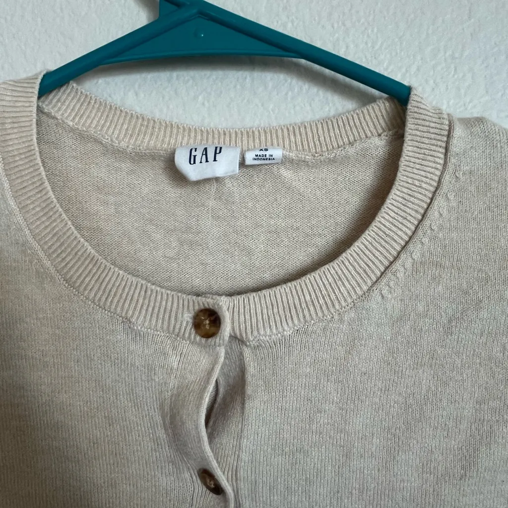 Gap Cardigan - Image 2