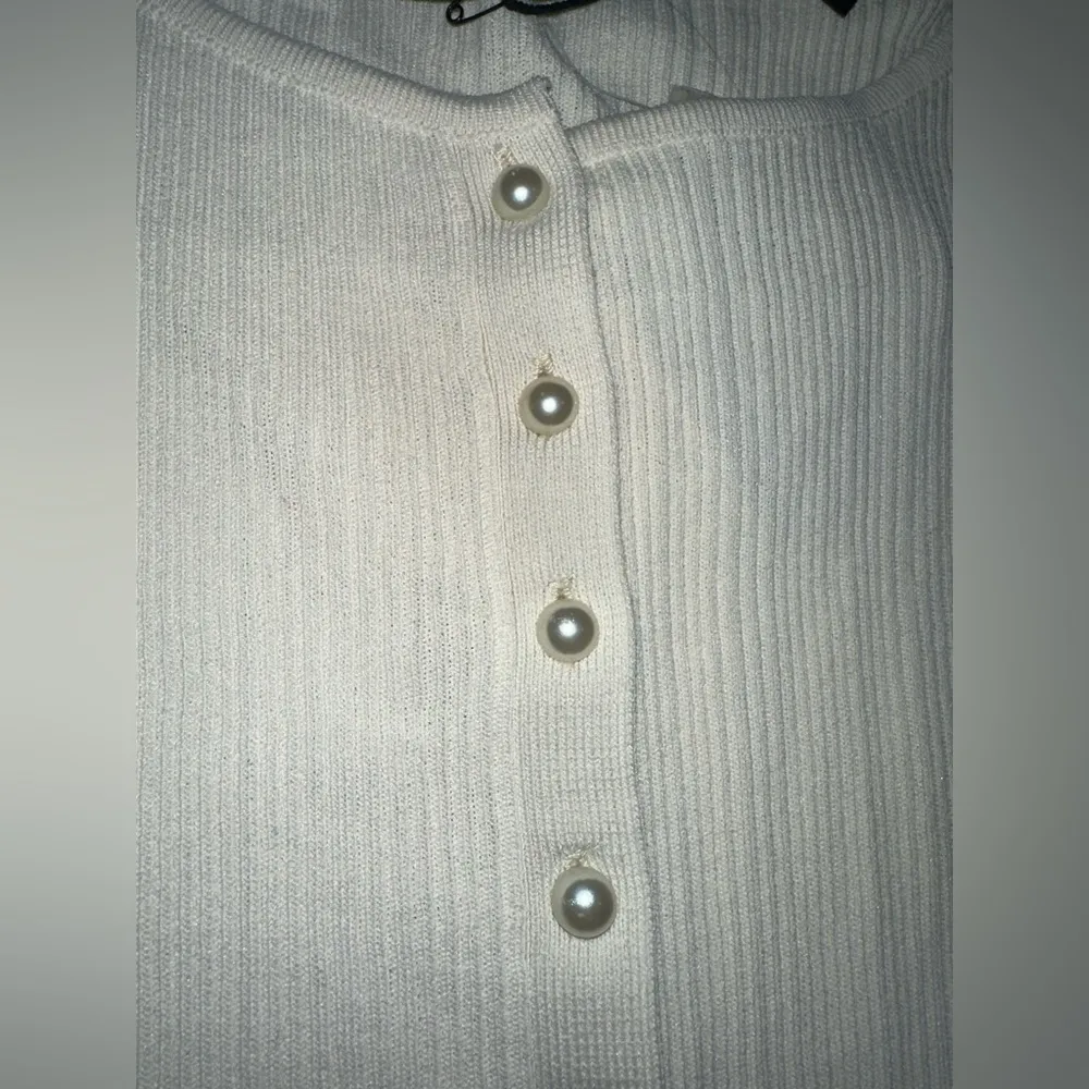 NWT Christian Lacroix White Medium Pearl Button Top Tank Top Womens Ribbed Shirt - Image 3