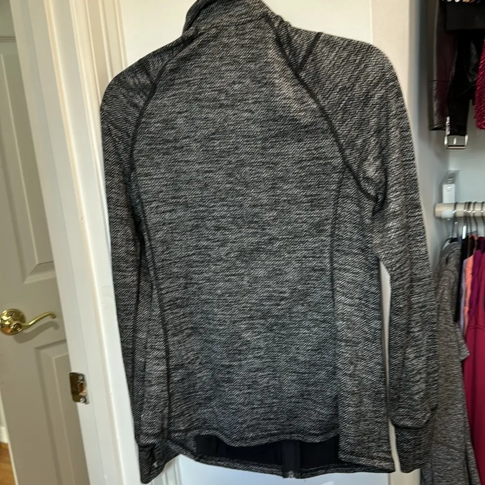 Gray Old Navy zip up size large - Image 3