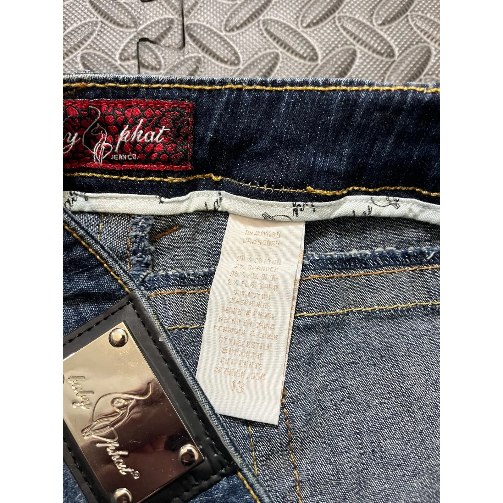 Vintage Y2K Women's Baby Phat Acid Wash Bleach Bottom Cuff Jeans Wide Leg 13 - Image 4