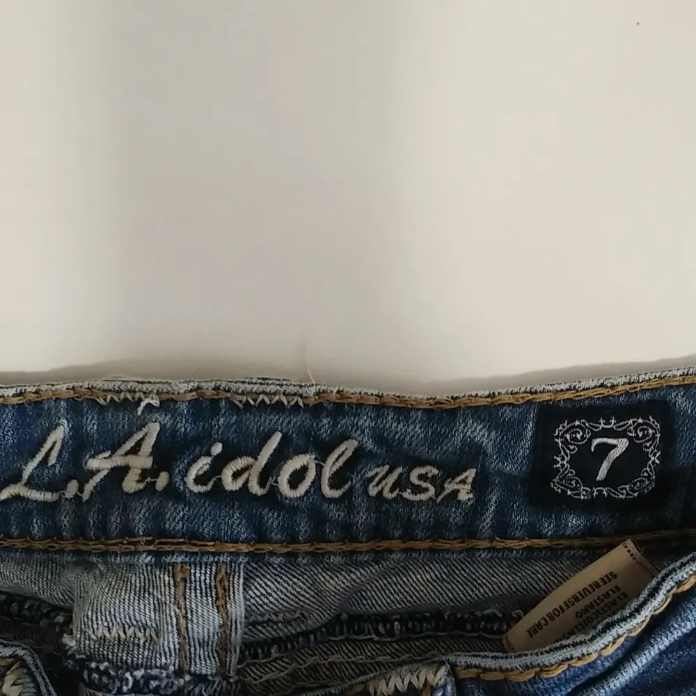 L.A. Idol 7 28x32 Stitch Flap Button Pocket Jeans Blue Size 28 - Image 4