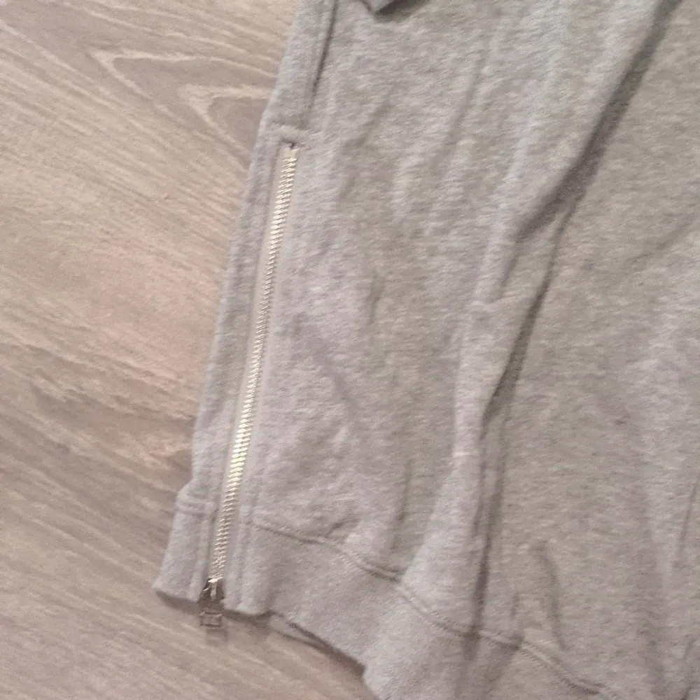 Pam & Gela Destroyed Off The Shoulder Gray Dress Size P - Image 5