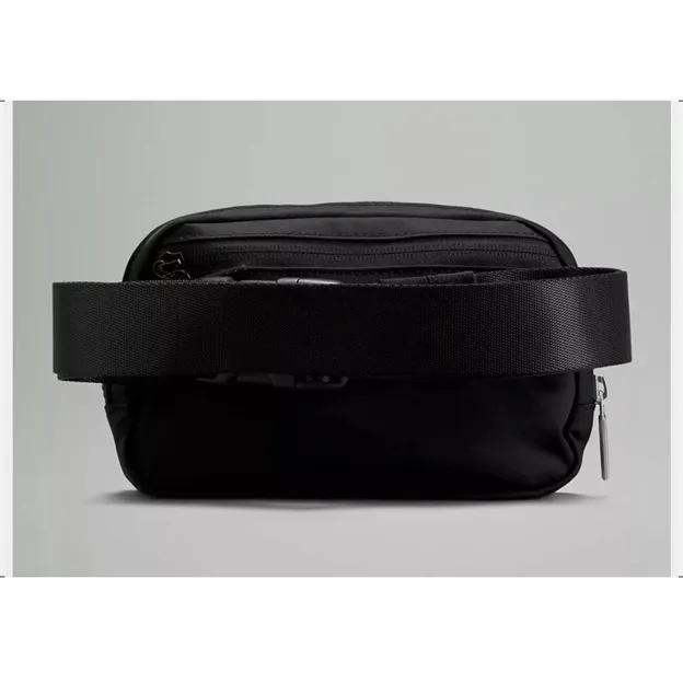 Lululemon Everywhere Belt Bag Black Nylon‎ Fanny Pack Crossbody Purse - Image 3