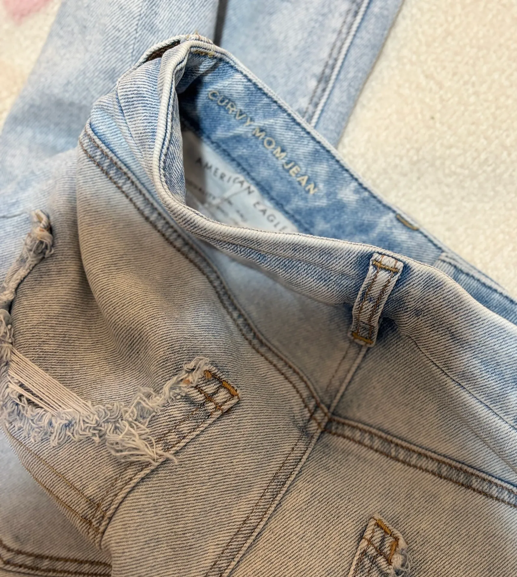 A&E Distressed Curvy Mom jeans - Image 7