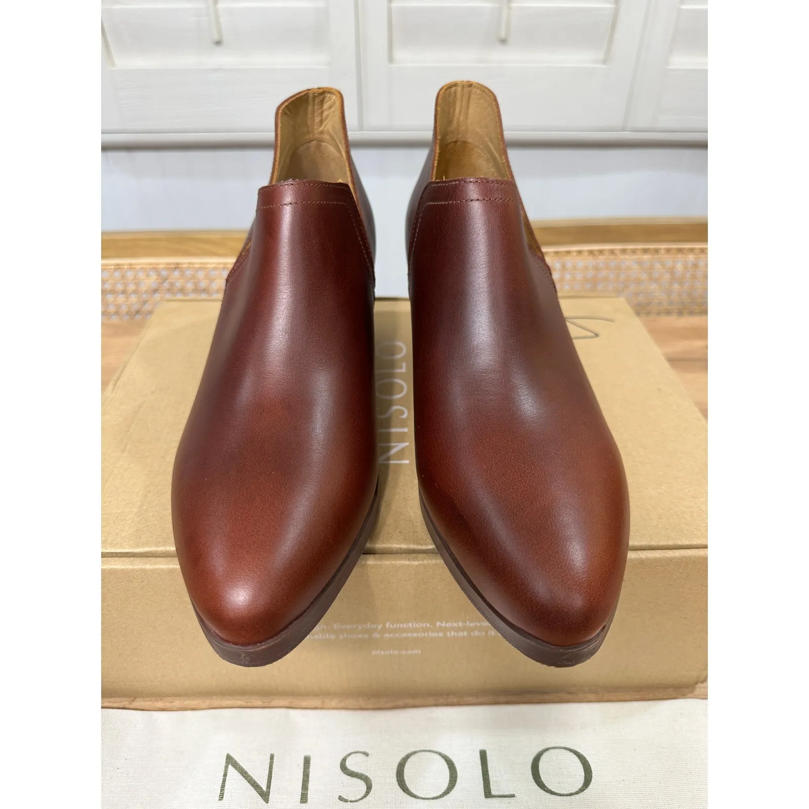 Nisolo Mia Everyday Ankle Bootie Auburn Leather Size 9.5 NIB Contemporary Comfy Red - Image 5